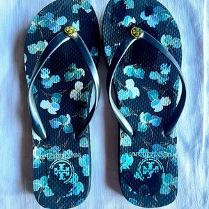 Authentic Tory Burch Monogram Flip Flops Size 7 | Navy Rubber Thong Sandals